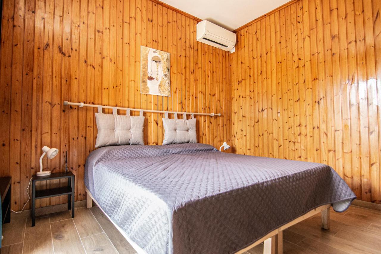 Yourquadrarooms B&B ローマ エクステリア 写真