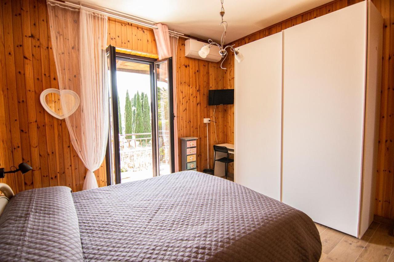 Yourquadrarooms B&B ローマ エクステリア 写真