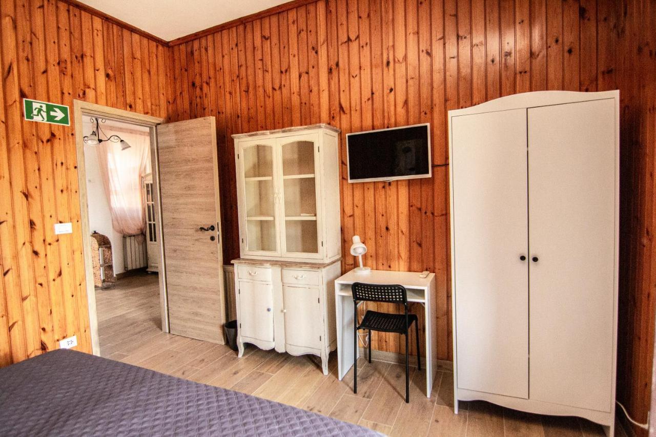 Yourquadrarooms B&B ローマ エクステリア 写真